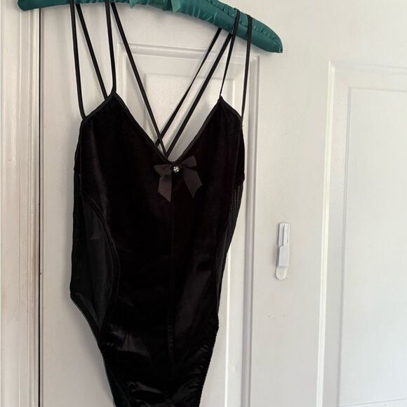 VTG California Dynasty Black Velvet Strappy Bodysuit Size L - Picture 5 of 14